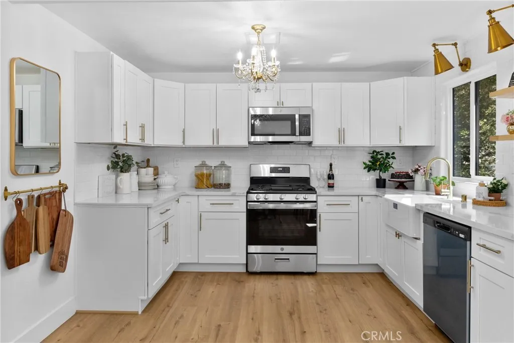 22384 Crest Road, Crestline, California 92322 home-pic-28