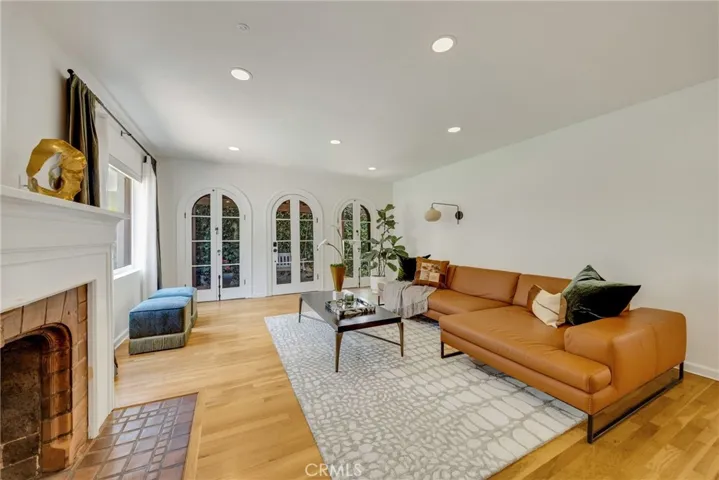 440 W San Antonio Drive, Long Beach, California 90807