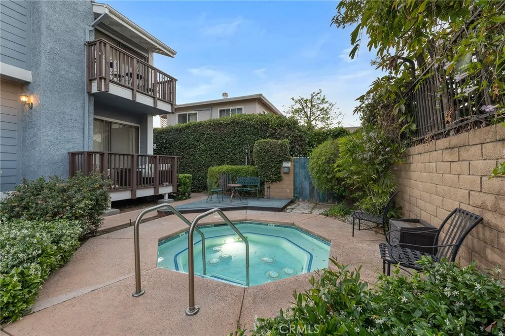 5100 Riverton Avenue 14, North Hollywood, California 91601 home-pic-37