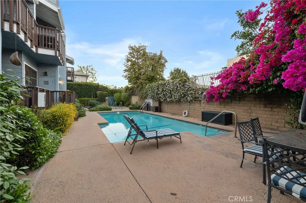 5100 Riverton Avenue 14, North Hollywood, California 91601 home-pic-38