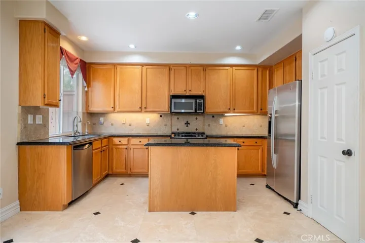 20322 Colina Drive, Canyon Country, California 91351