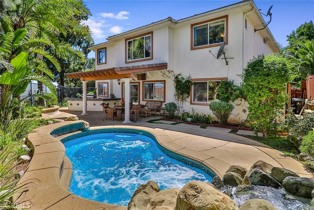 13910 Mountain View Place, Sylmar, California 91342, 4 Bedrooms Bedrooms, ,3 BathroomsBathrooms,Residential,For Sale,Mountain View,SR25097045