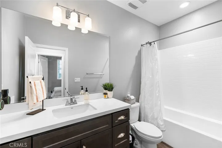 24521 Snapdragon Way, Lake Elsinore, California 92532