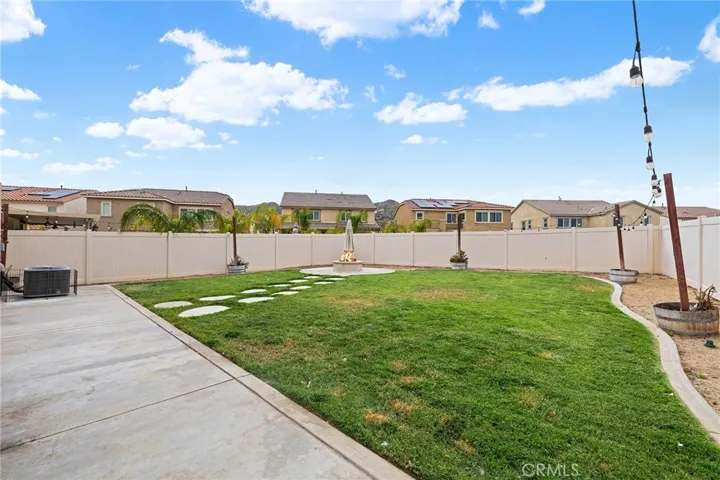 24521 Snapdragon Way, Lake Elsinore, California 92532