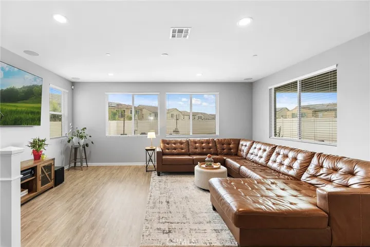 24521 Snapdragon Way, Lake Elsinore, California 92532