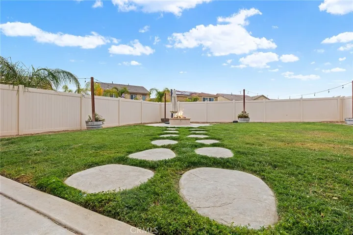 24521 Snapdragon Way, Lake Elsinore, California 92532
