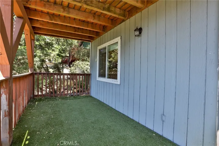 Second level deck