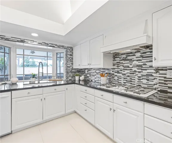 20720 Cottonwood Road, Yorba Linda, California 92887