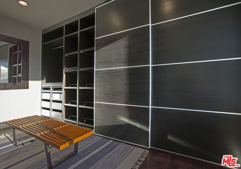 3319 Charleston Way, Los Angeles, California 90068 home-pic-6