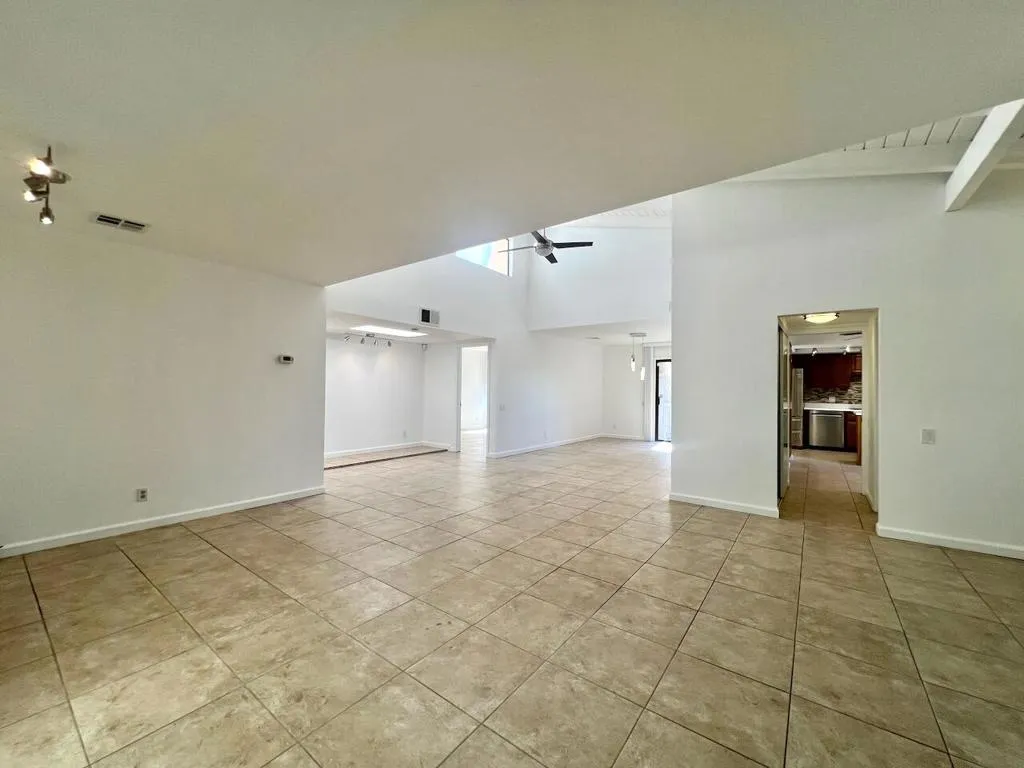 1651 S Cerritos Drive, Palm Springs, California 92264 home-pic-12
