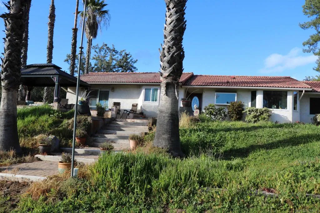 38083 De Luz Rd, Fallbrook, California 92028 home-pic-0