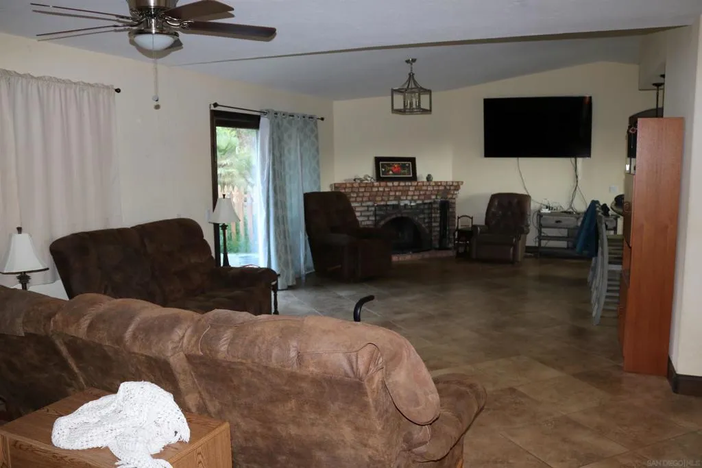 38083 De Luz Rd, Fallbrook, California 92028 home-pic-6