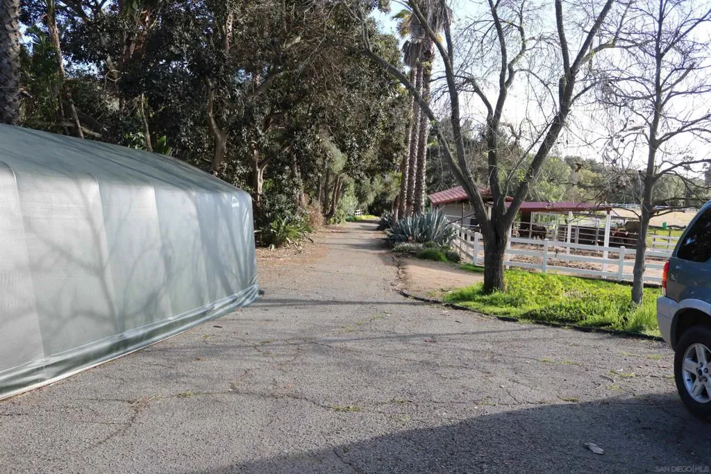 38083 De Luz Rd, Fallbrook, California 92028 home-pic-19