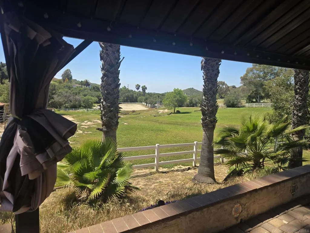 38083 De Luz Rd, Fallbrook, California 92028 home-pic-4
