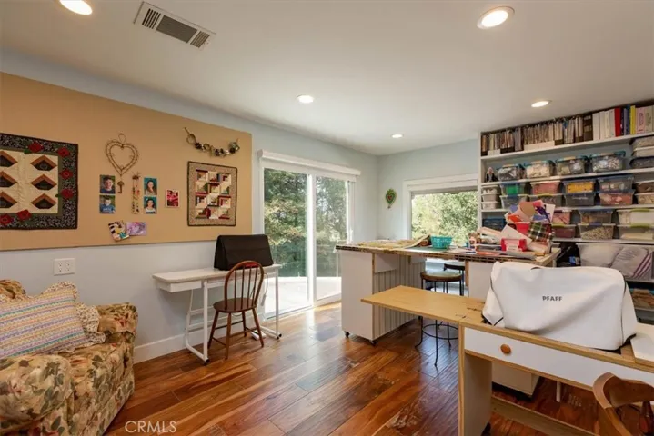 Bonus room! Crafts, den or formal dining room?