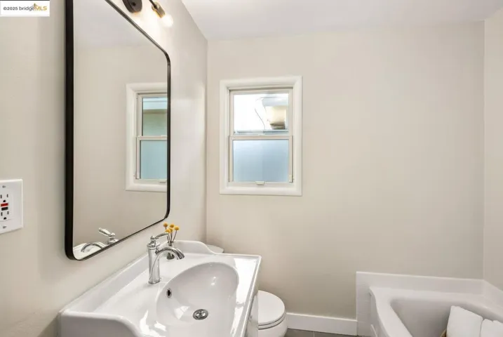 5838 Sacramento Ave, Richmond, California 94804