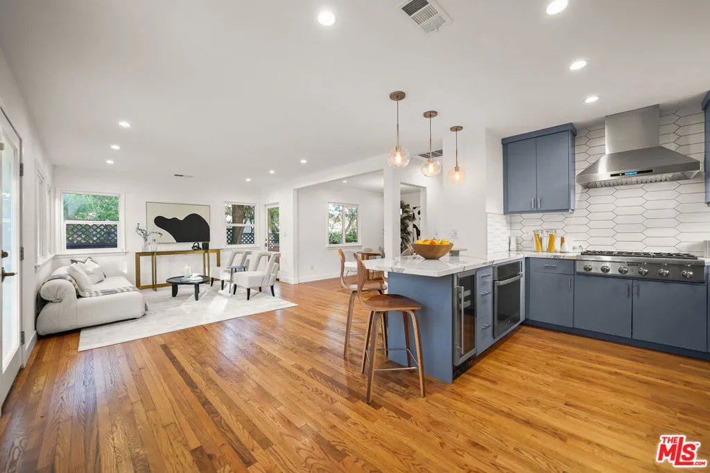 2212 Navy Street, Santa Monica, California 90405 home-pic-0