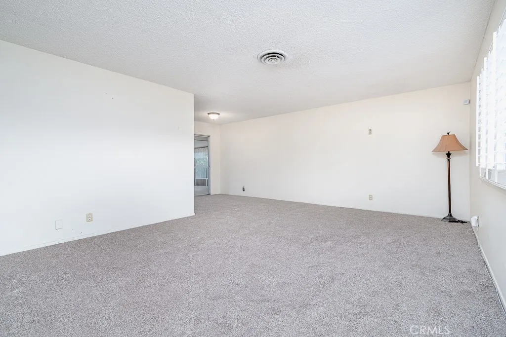 43451 Briercliff Drive, Hemet, California 92544 home-pic-9