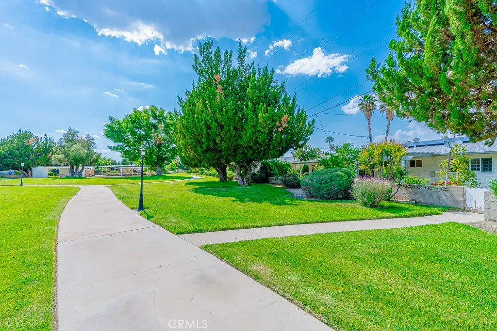 43451 Briercliff Drive, Hemet, California 92544 home-pic-35