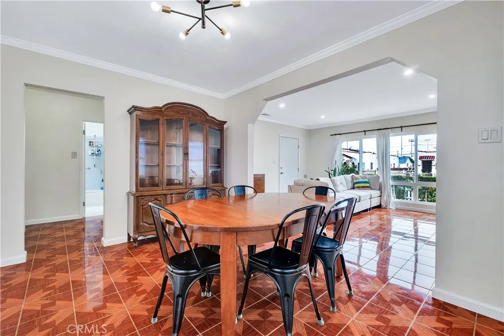 5864 Bonsallo Avenue, Los Angeles, California 90044 home-pic-10