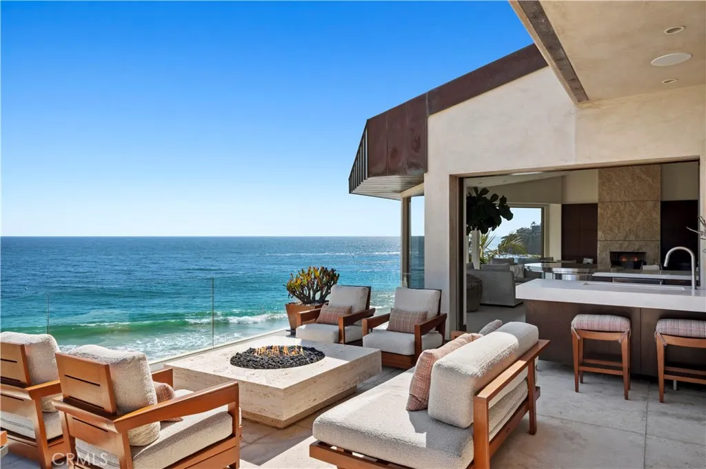 88 Emerald, Laguna Beach, California 92651, 5 Bedrooms Bedrooms, ,7 BathroomsBathrooms,Residential Lease,For Rent,Emerald,NP25103991
