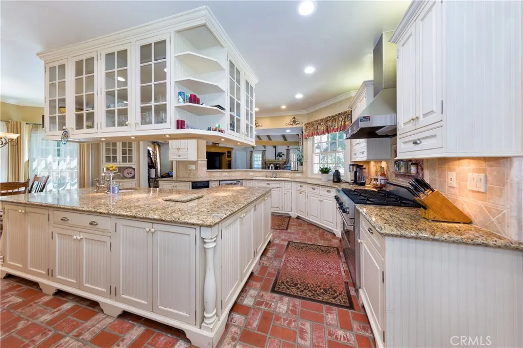 15548 Iron Canyon Road, Canyon Country, California 91387 home-pic-18