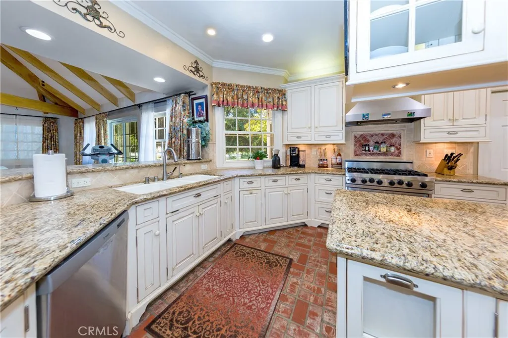 15548 Iron Canyon Road, Canyon Country, California 91387 home-pic-14