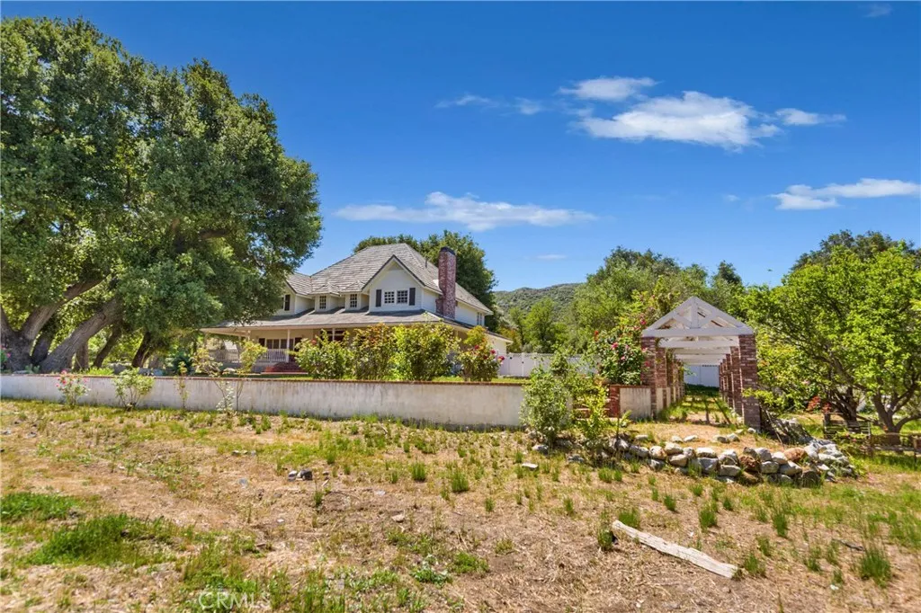 15548 Iron Canyon Road, Canyon Country, California 91387 home-pic-5