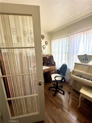 Office/den unit A