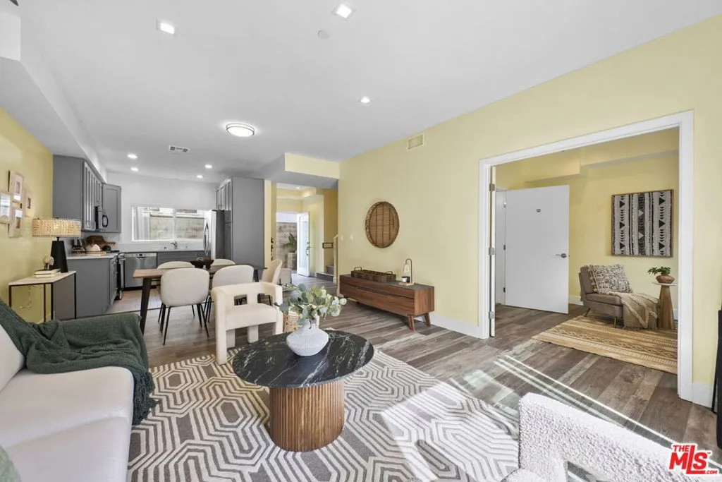 1541 Franklin Street 3, Santa Monica, California 90404 home-pic-9