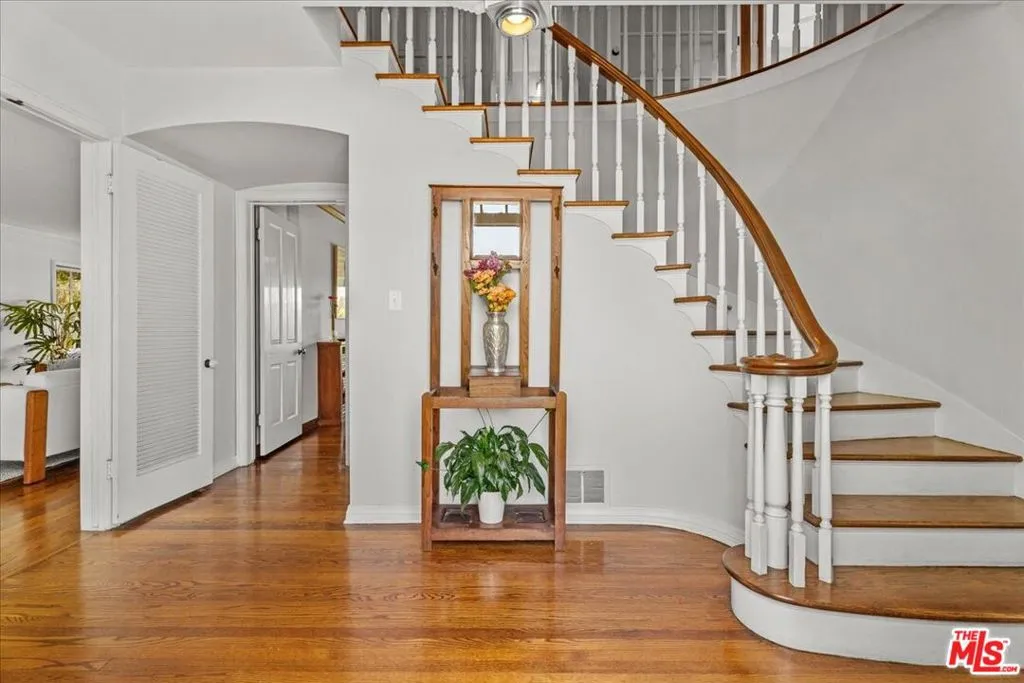 3314 Wonder View Drive, Los Angeles, California 90068 home-pic-2