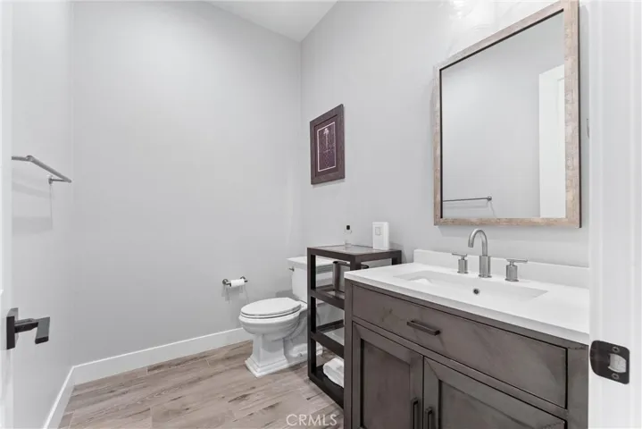 Powder room.