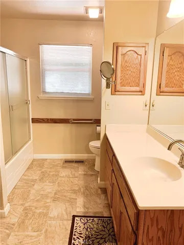 2nd Bathroom
