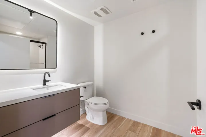 10601 Washington Boulevard 409, Culver City, California 90232