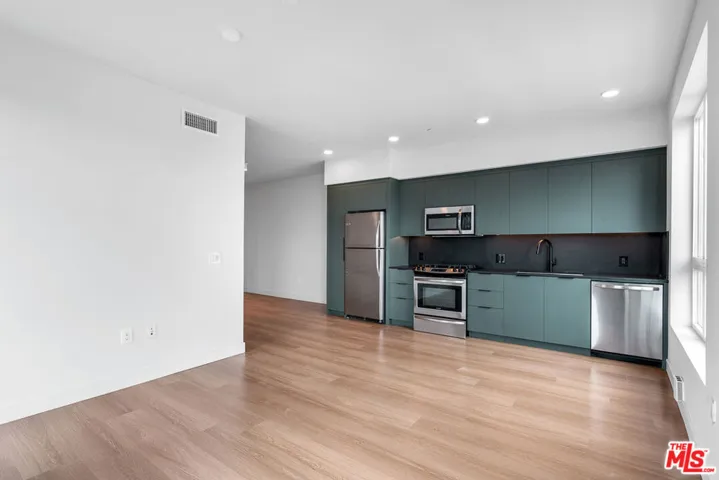 10601 Washington Boulevard 409, Culver City, California 90232