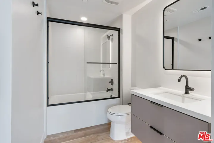 10601 Washington Boulevard 409, Culver City, California 90232