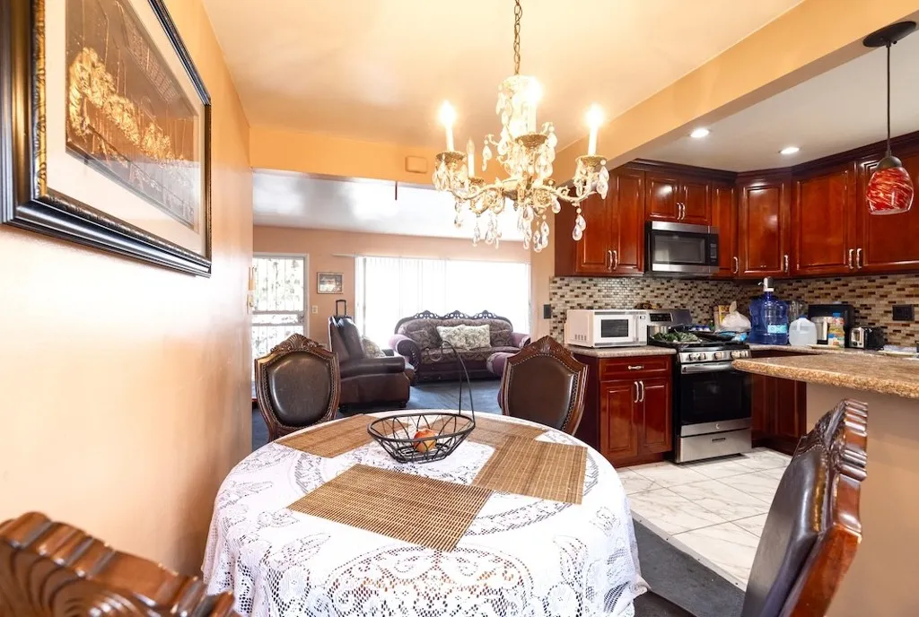 2224 Mortimer Street, Huntington Park, California 90255 home-pic-18