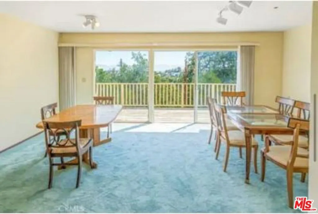 4938 Medina Road, Woodland Hills, California 91364 home-pic-1