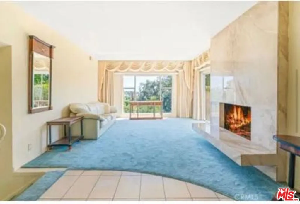 4938 Medina Road, Woodland Hills, California 91364 home-pic-9