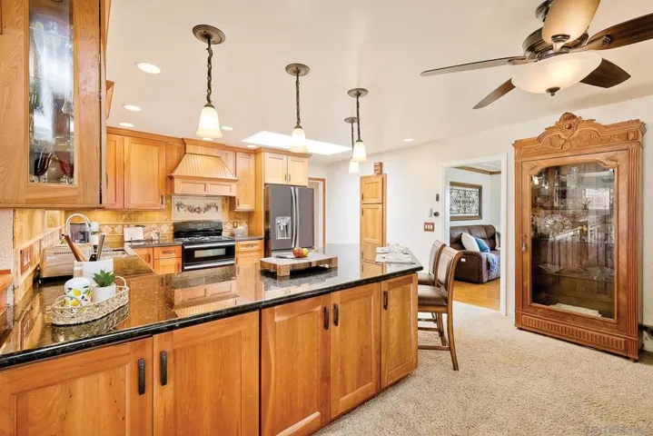 1996 Valley Rim Rd, El Cajon, California 92019
