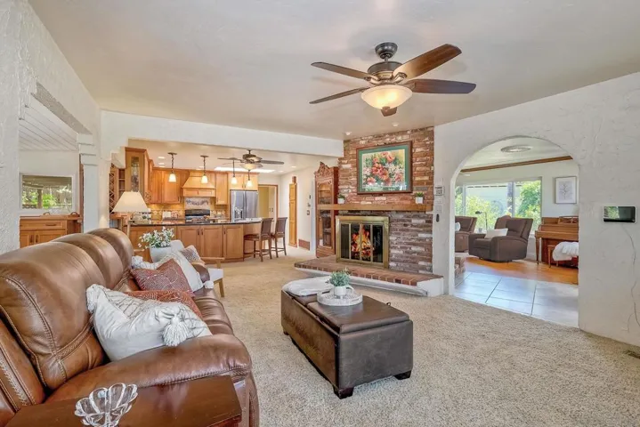 1996 Valley Rim Rd, El Cajon, California 92019