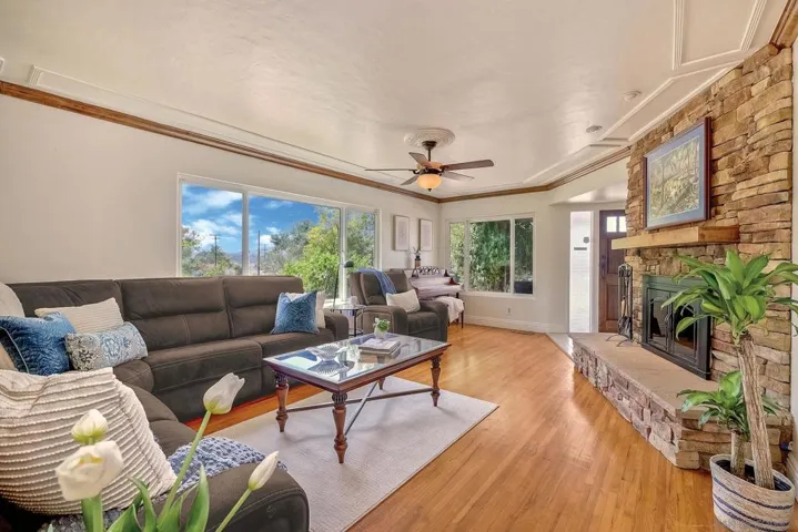 1996 Valley Rim Rd, El Cajon, California 92019