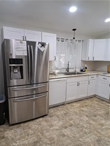 2498 Ayala Drive 136, Rialto, California 92377