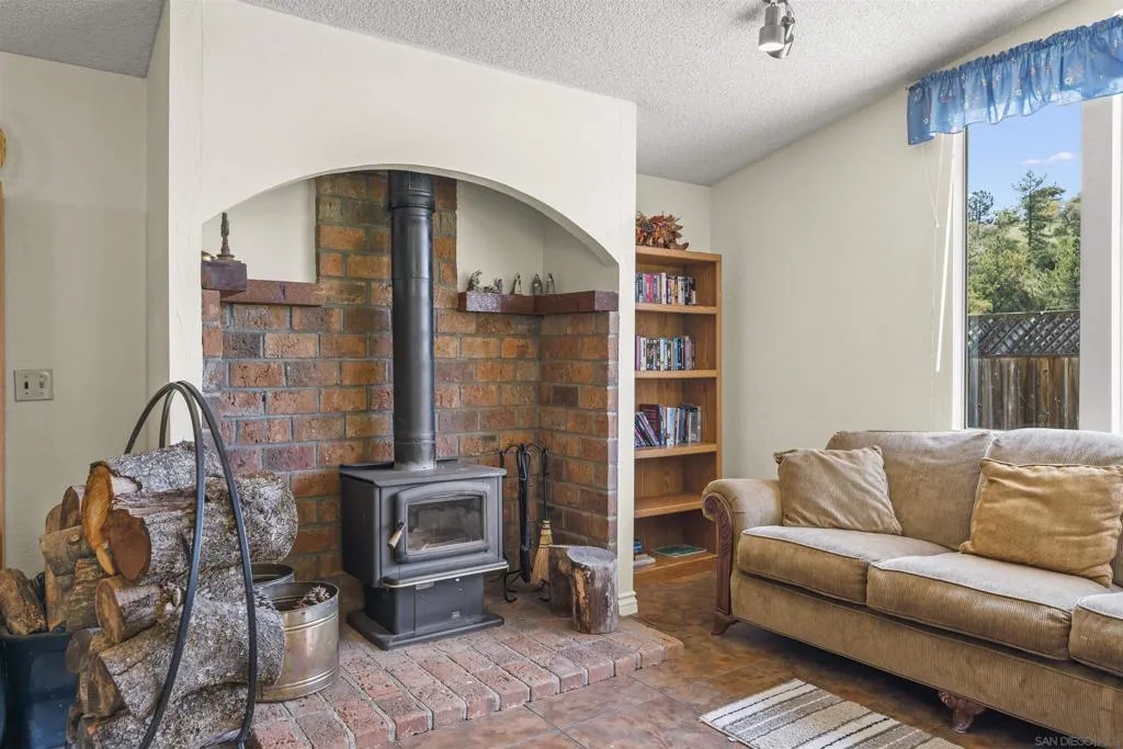 2464 Wynola Rd, Julian, California 92036 home-pic-32