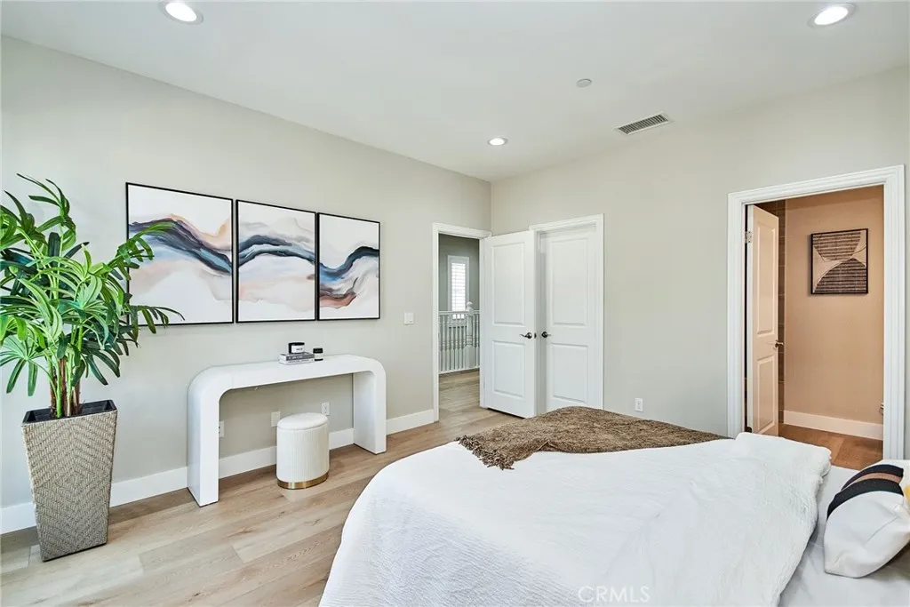 223 Gaspar, Irvine, California 92618 home-pic-24
