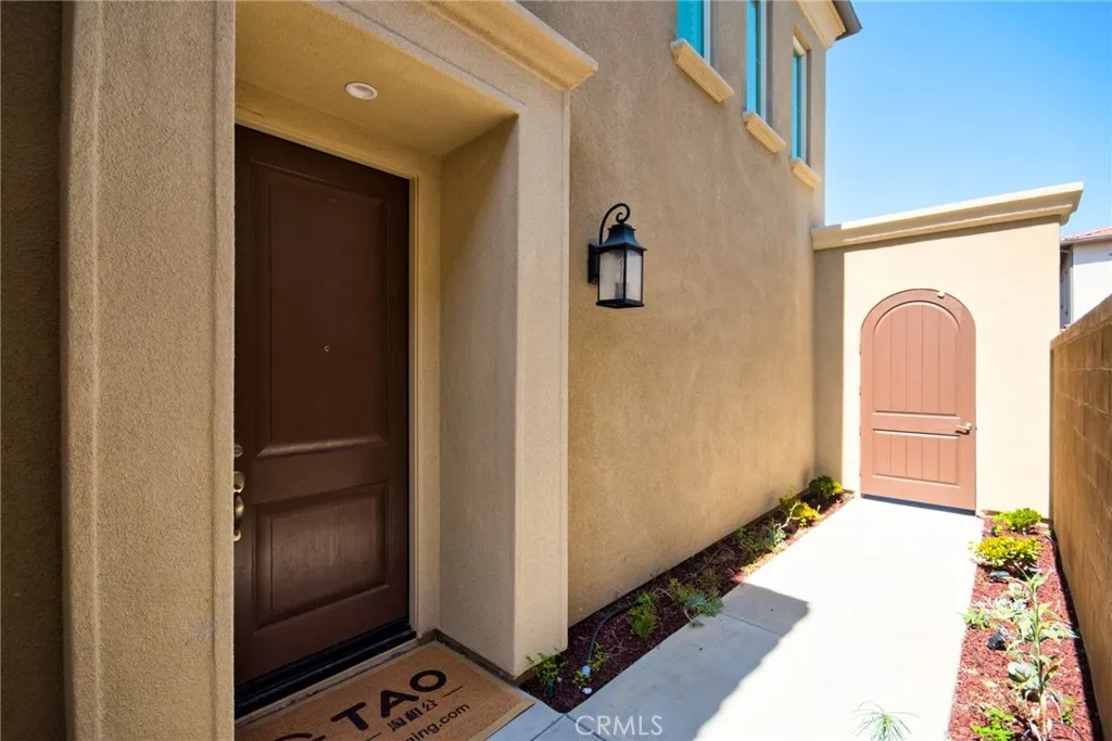 223 Gaspar, Irvine, California 92618 home-pic-3