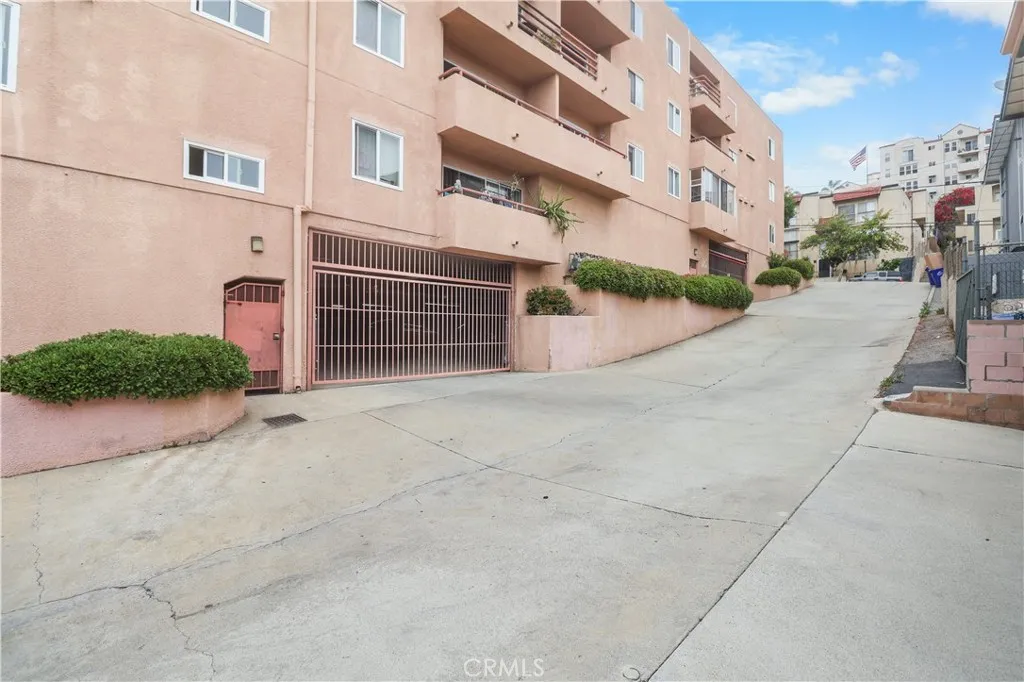 918 W College Street 317, Los Angeles, California 90012 home-pic-22