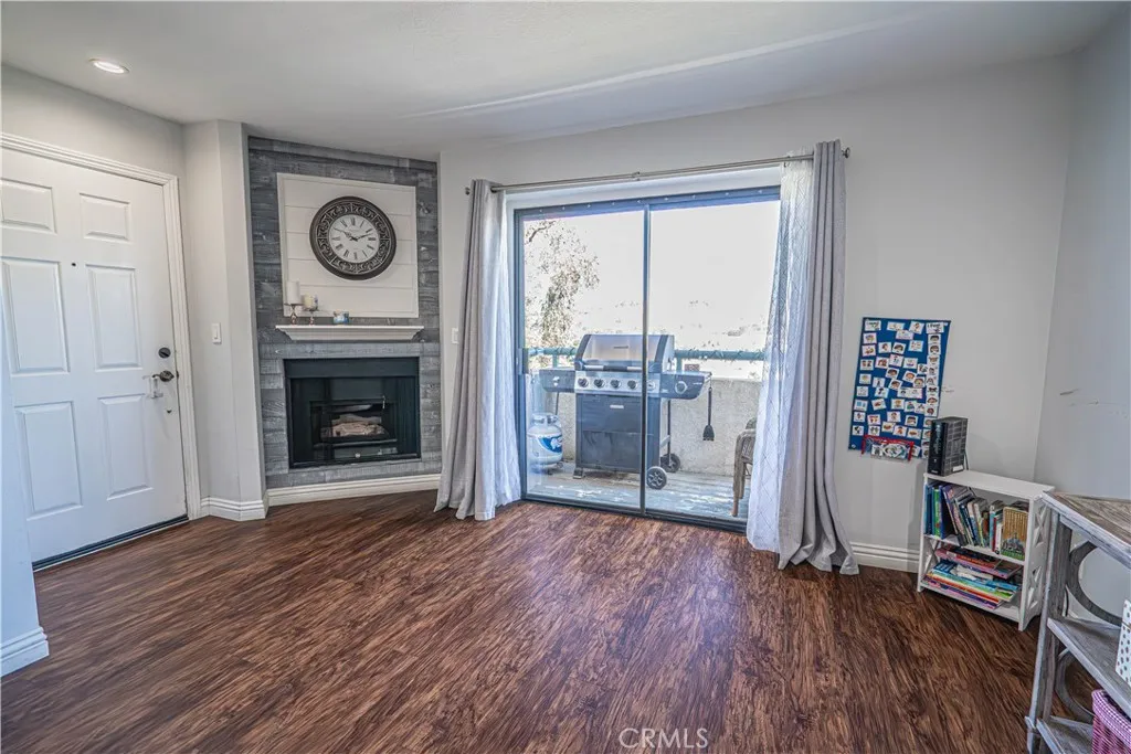 18111 Erik Court 445, Canyon Country, California 91387 home-pic-11