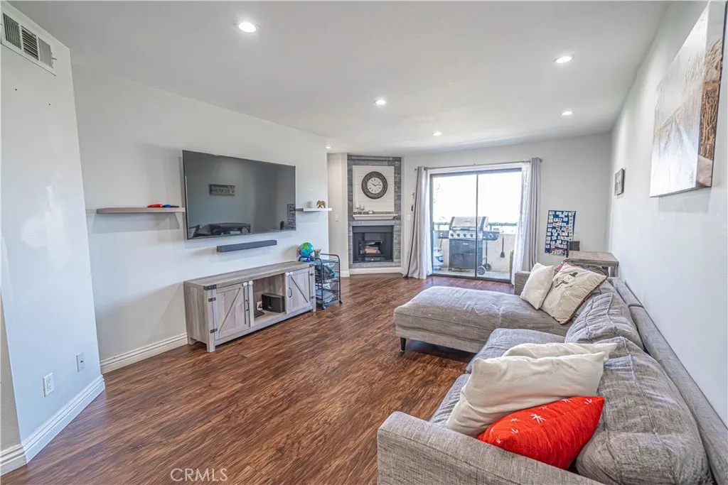 18111 Erik Court 445, Canyon Country, California 91387 home-pic-5