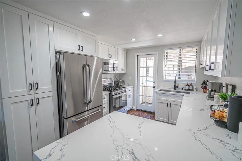 18111 Erik Court 445, Canyon Country, California 91387 home-pic-2